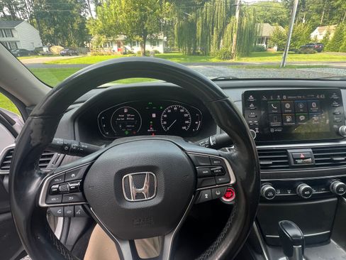 Used 2019 Honda Accord EX-L image 9
