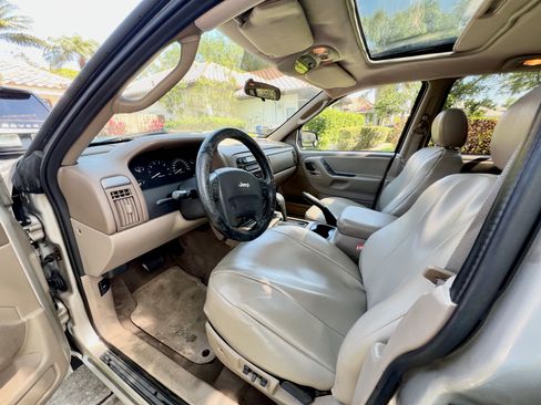 Used 2004 Jeep Grand Cherokee Laredo w/ Convenience Group RWD image 14