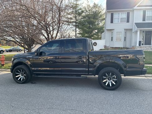 Used 2017 Ford F150 XLT w/ Equipment Group 302A Luxury image 4