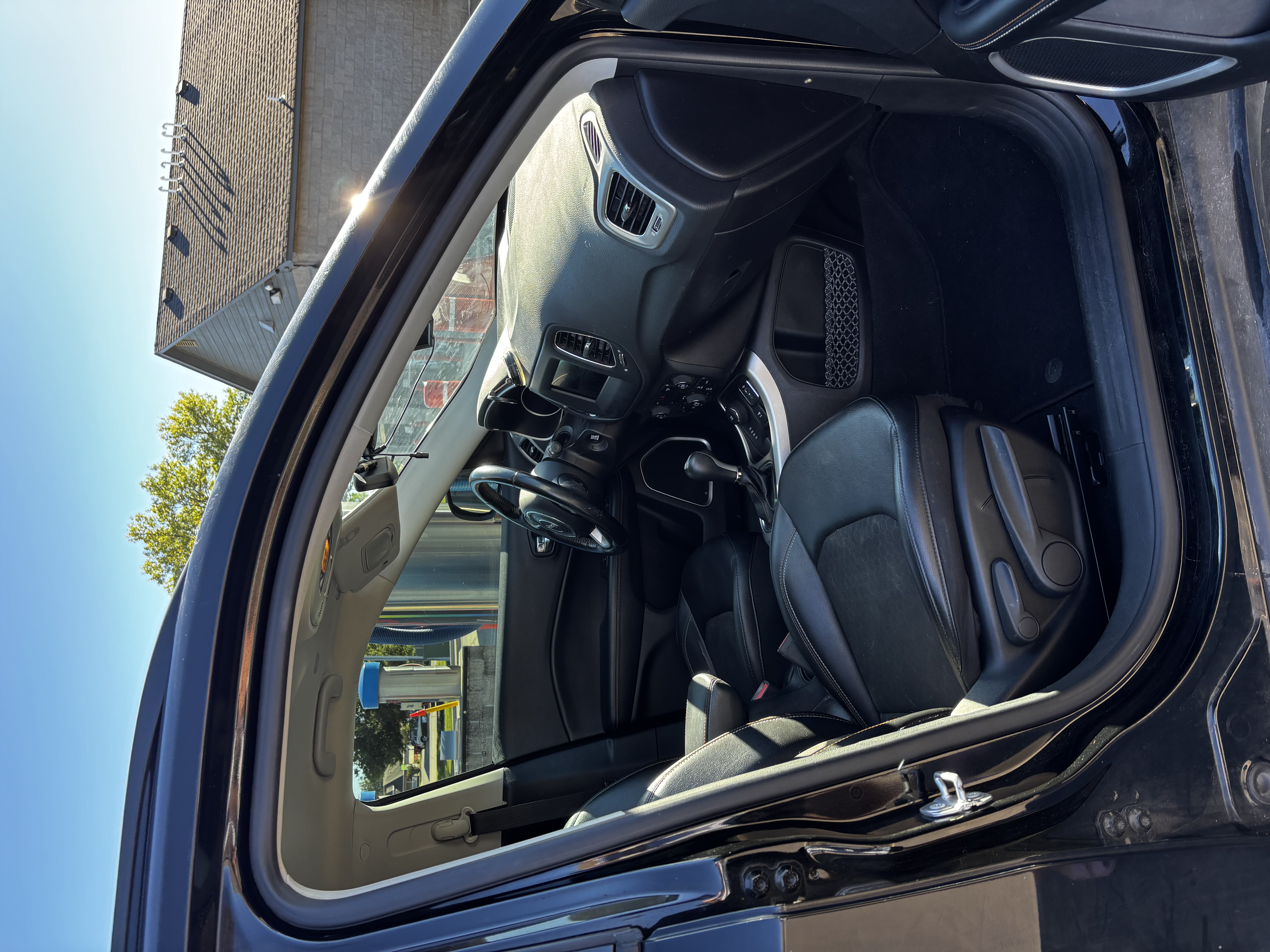 Used 2020 Jeep Compass Latitude AWD/4WD image 9