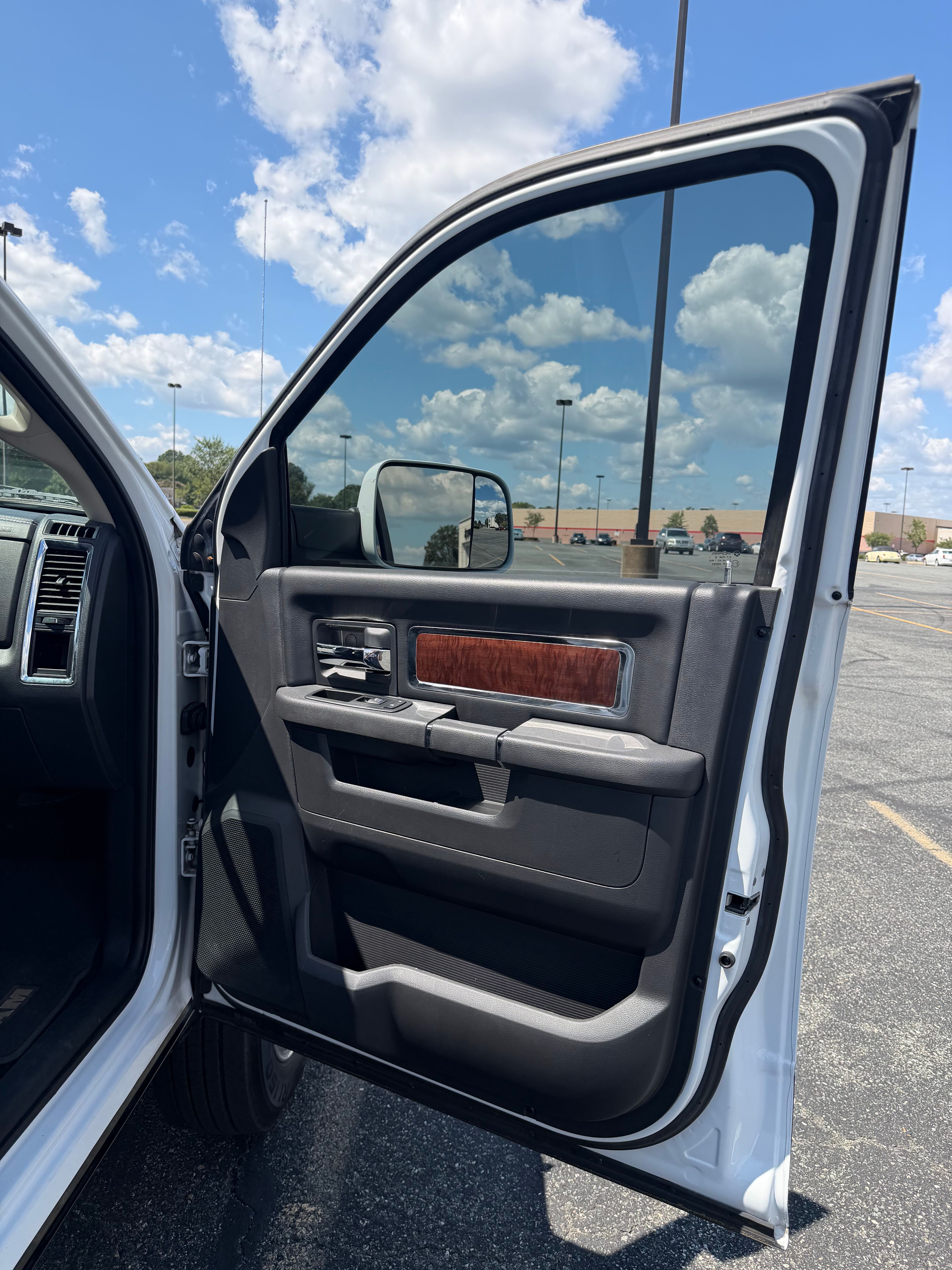 Used 2011 RAM 3500 Laramie w/ HD Snow Plow Prep Group AWD/4WD image 29