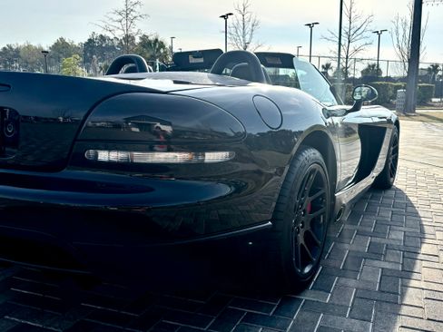 Used 2004 Dodge Viper SRT-10 image 6