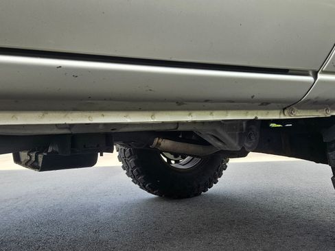 Used 2004 Jeep Grand Cherokee Limited w/ Trailer Tow Group IV AWD/4WD image 25