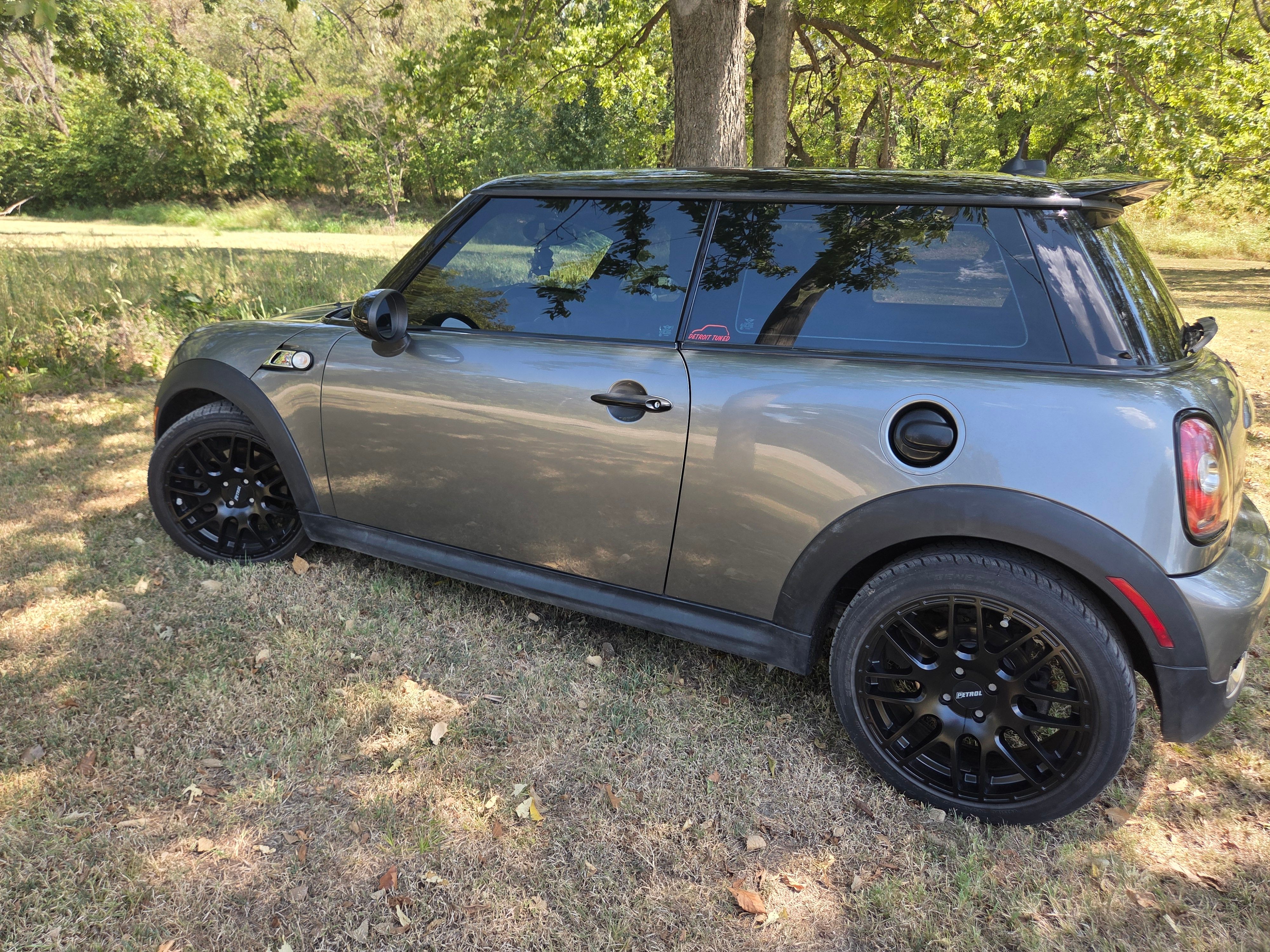 Used 2010 MINI Cooper S FWD image 1
