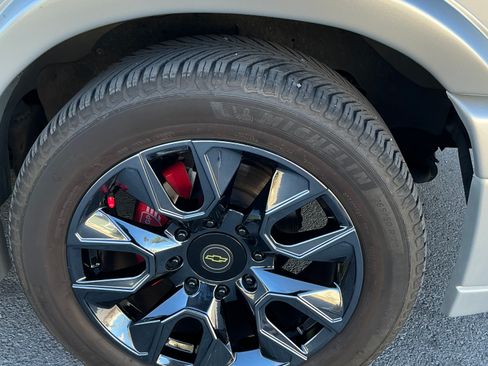 Used 2023 Chevrolet Express 2500 image 5