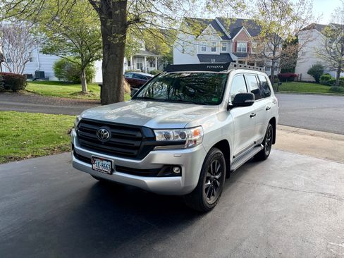 Used 2016 Toyota Land Cruiser image 1