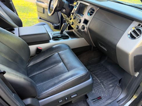 Used 2016 Ford Expedition EL XLT w/ Equipment Group 202A AWD/4WD image 11