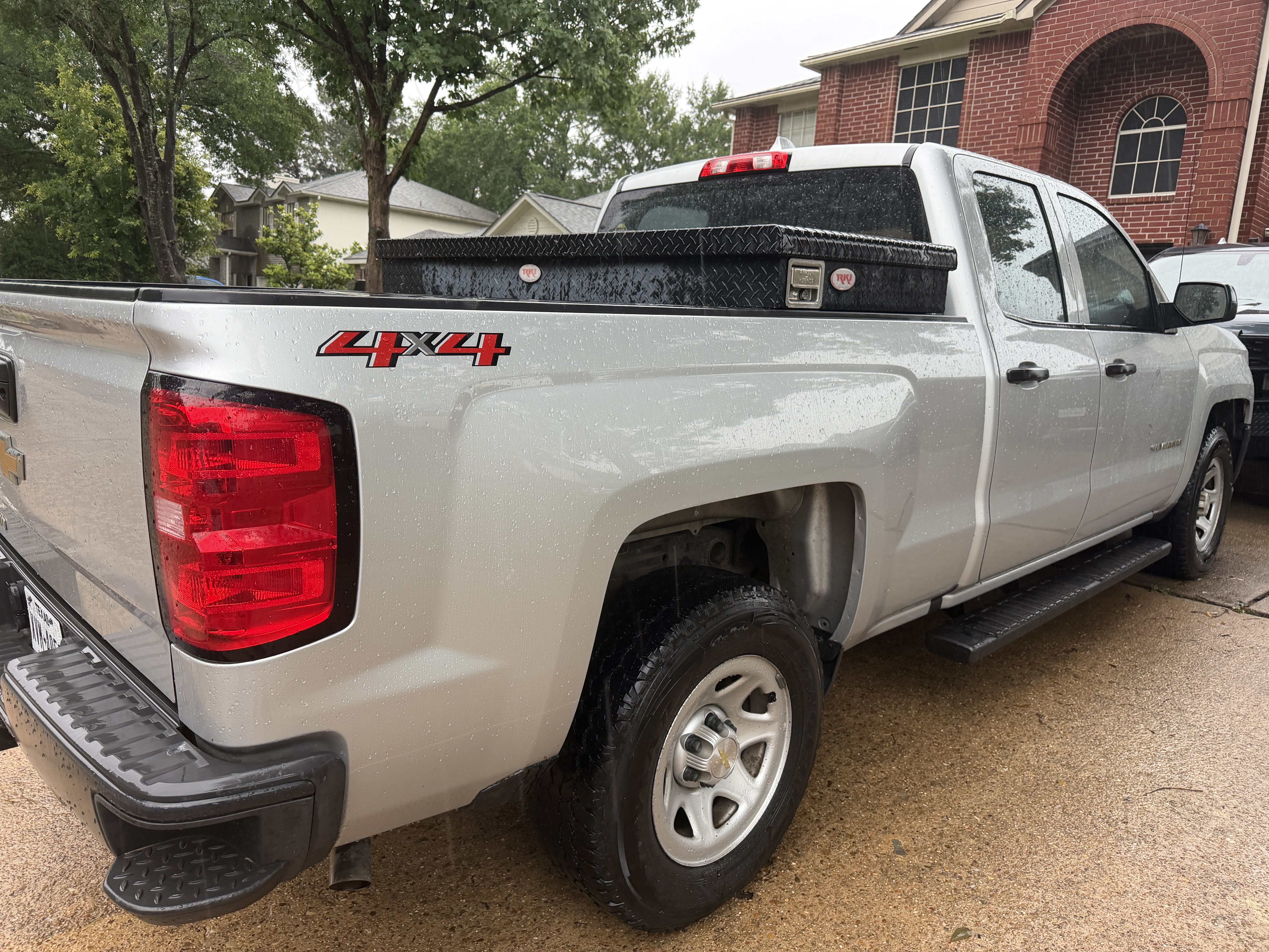 Used 2018 Chevrolet Silverado 1500 W/T w/ Trailering Package AWD/4WD image 4
