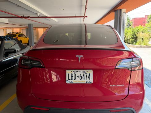 Used 2023 Tesla Model Y Performance AWD/4WD image 5