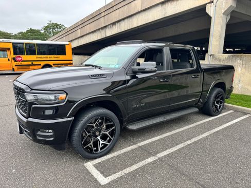 Used 2025 RAM 1500 Big Horn AWD/4WD image 4
