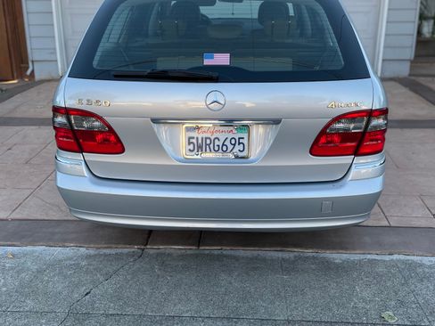 Used 2007 Mercedes-Benz E 350 4MATIC Wagon image 2