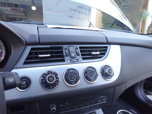 Used 2014 BMW Z4 sDrive35i image 16