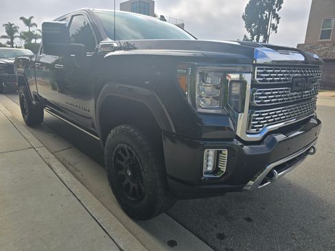Used 2021 GMC Sierra 2500 Denali w/ Denali Black Diamond Edition image 5