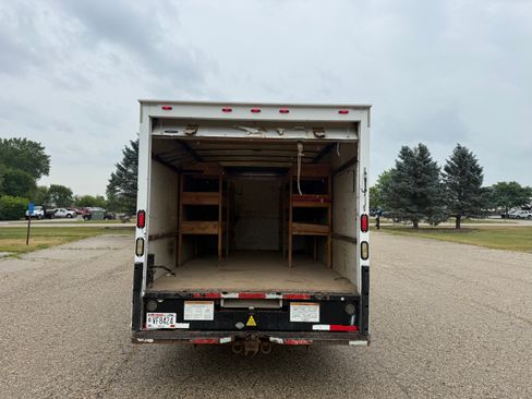 Used 2010 GMC Savana 3500 Extended RWD image 15
