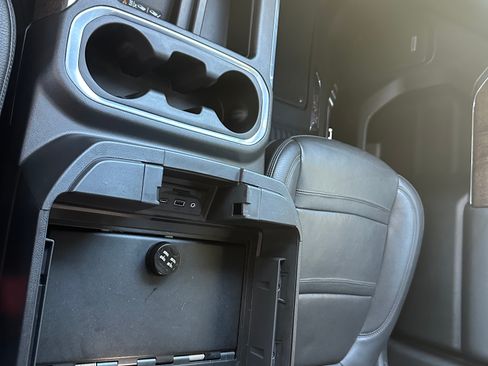 Used 2022 GMC Sierra 3500 Denali w/ Denali Black Diamond Edition image 16