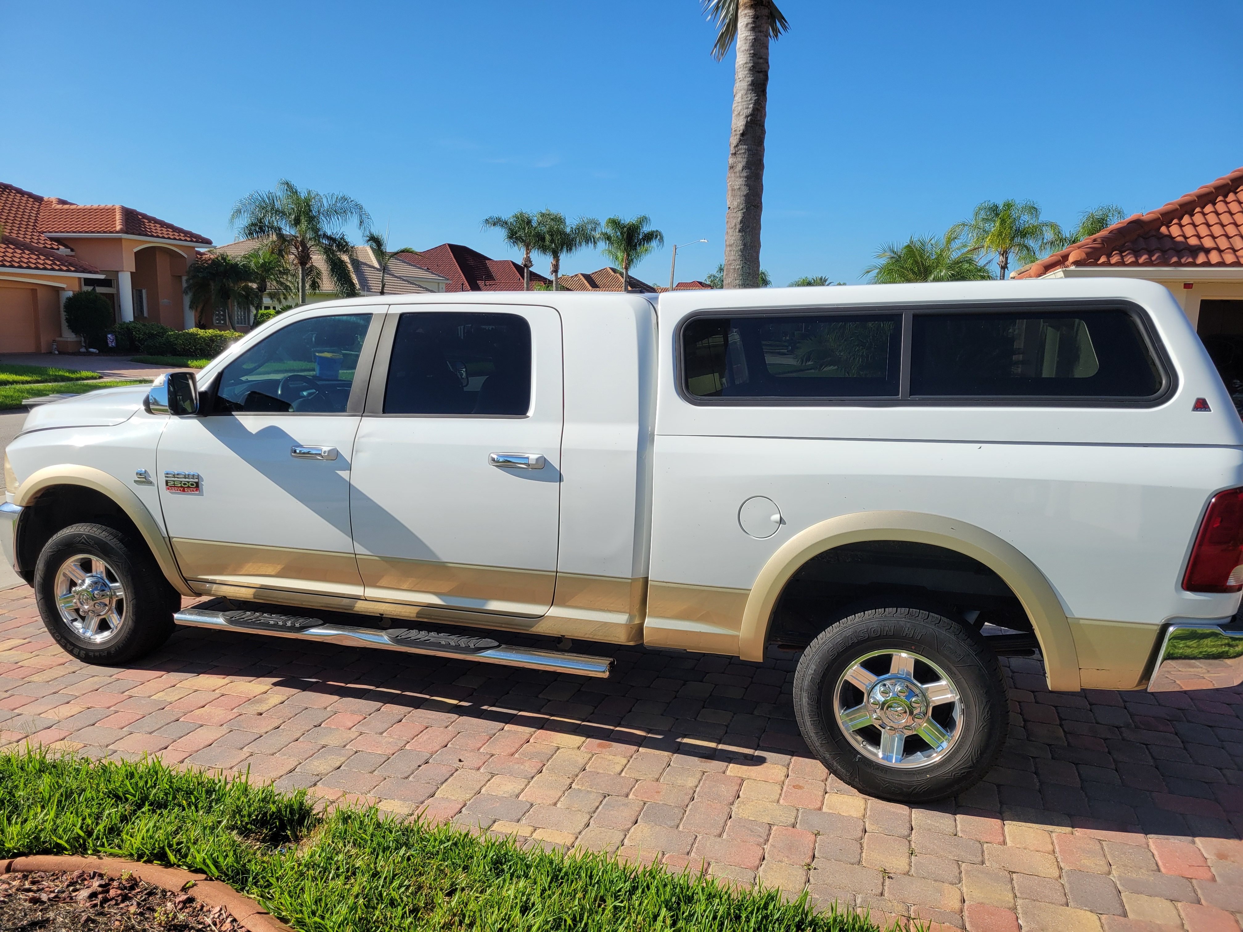 Used 2011 RAM 2500 Laramie w/ Cold Weather Group AWD/4WD image 2