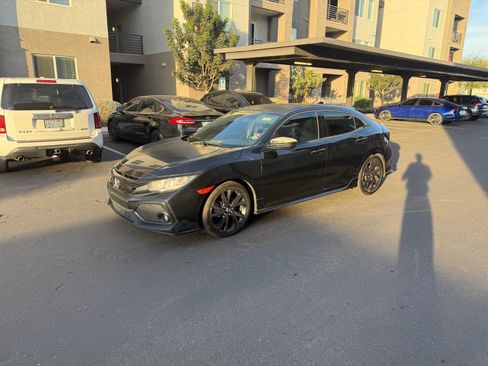 Used 2018 Honda Civic Sport image 2