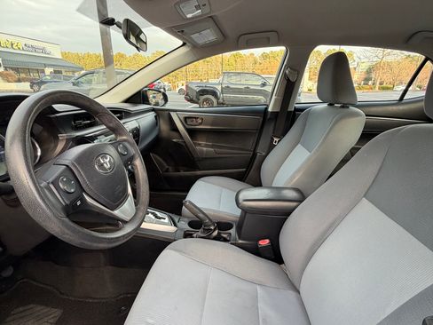 Used 2015 Toyota Corolla L image 19