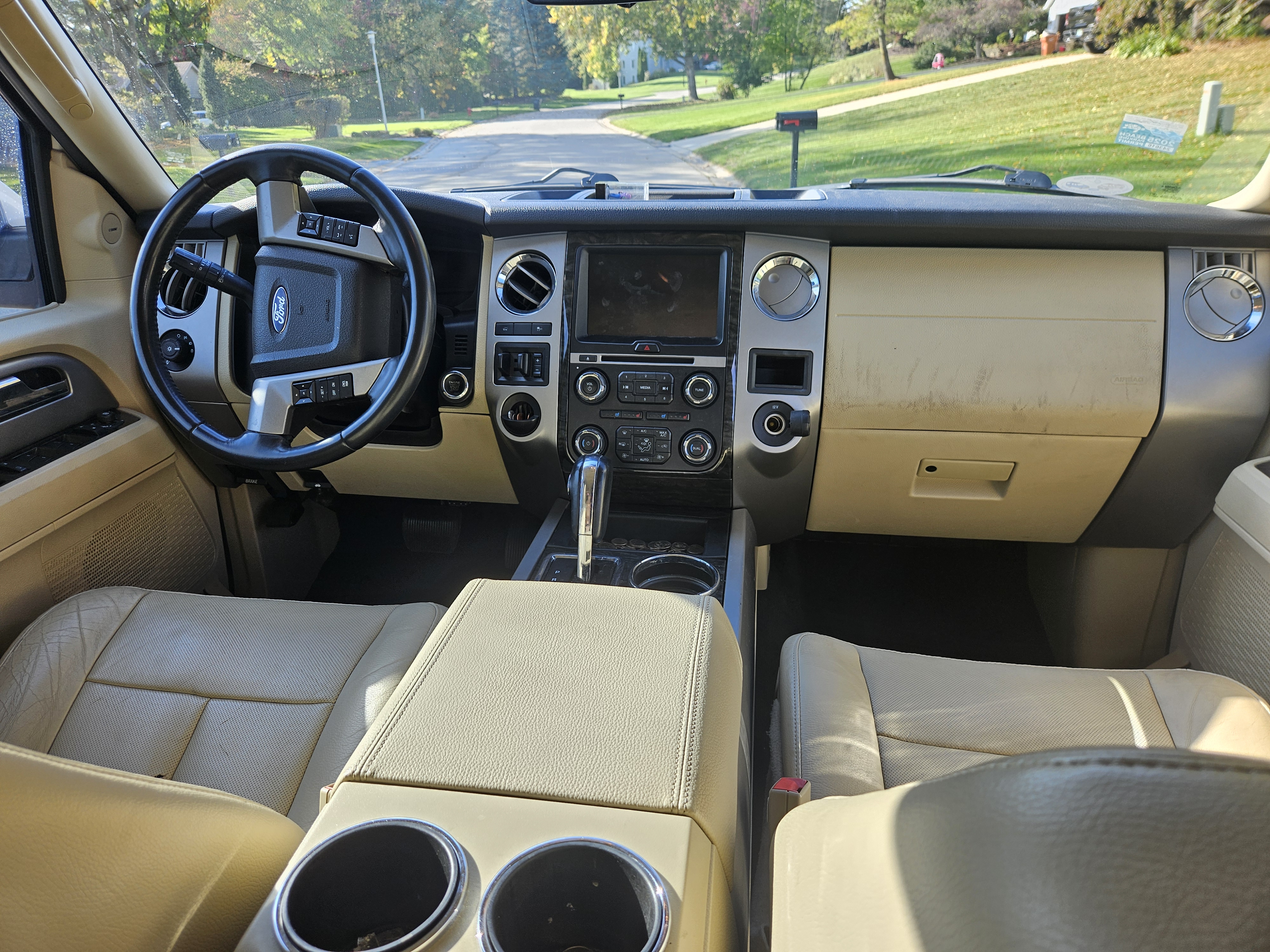 Used 2016 Ford Expedition Limited w/ Equipment Group 301A RWD image 17