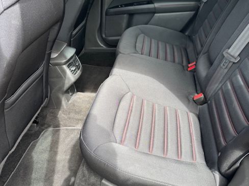 Used 2015 Ford Fusion SE image 8