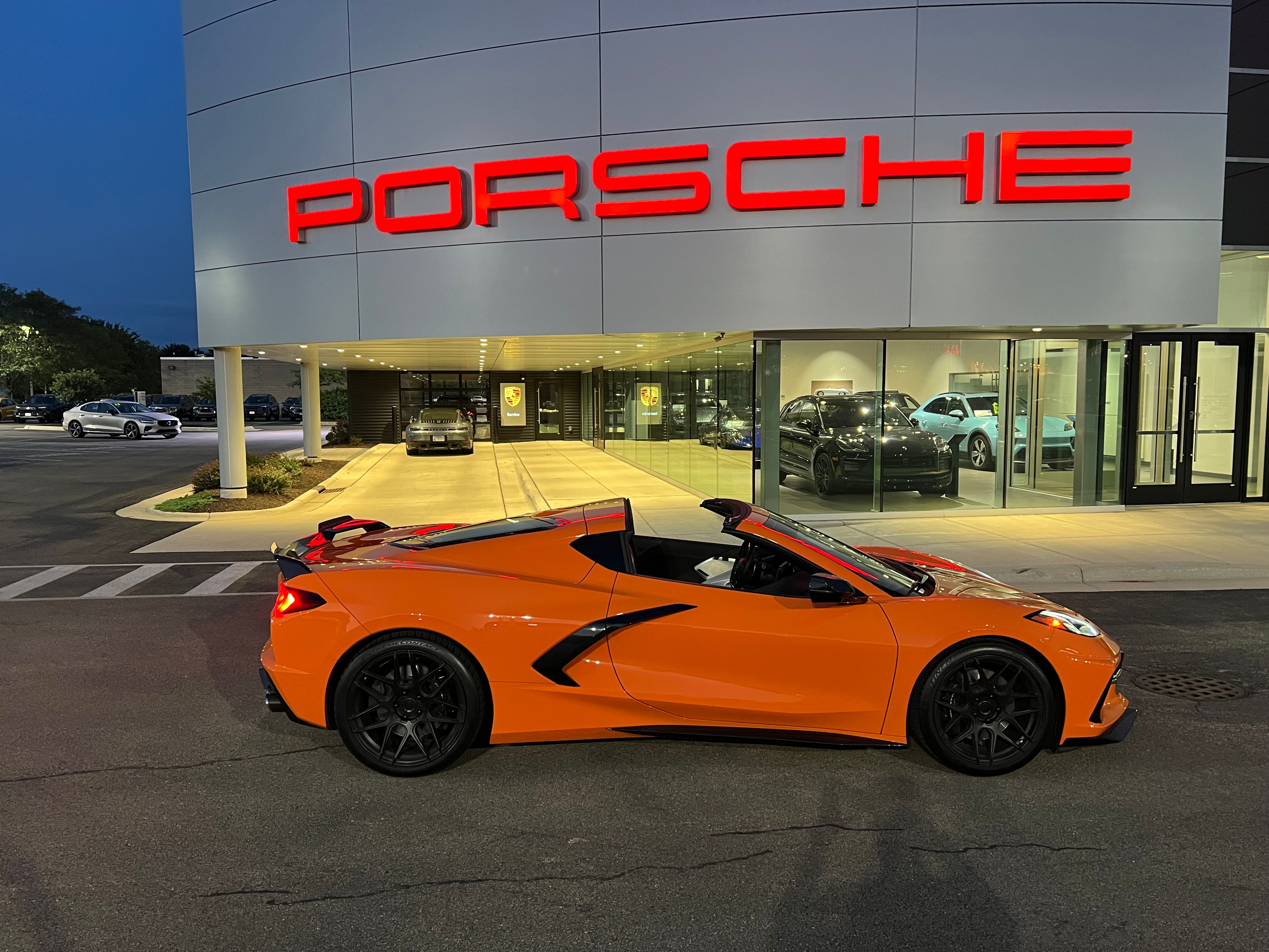 Used 2022 Chevrolet Corvette Stingray Preferred Cpe w/ Z51 Performance Package RWD image 17