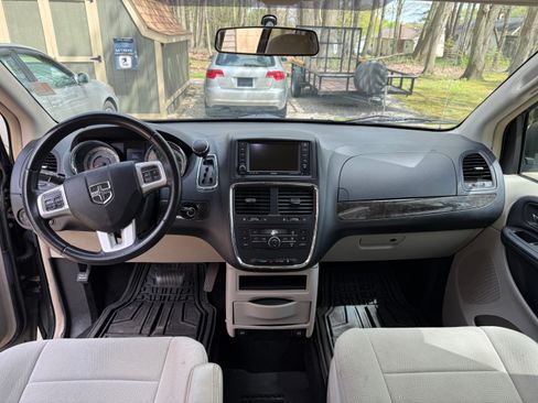 Used 2011 Dodge Grand Caravan Crew w/ Security Group FWD image 15