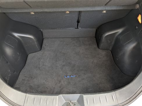 Used 2015 Nissan Leaf SL image 11