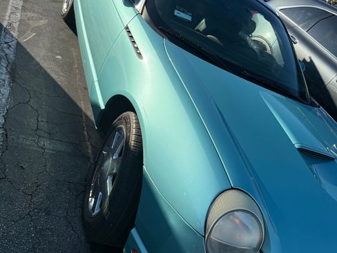 Used 2002 Ford Thunderbird image 4