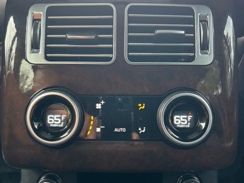 Used 2020 Land Rover Range Rover HSE image 16