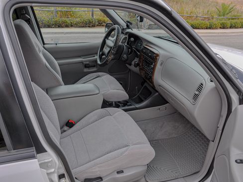 Used 1998 Mercury Mountaineer 2WD V8 image 2