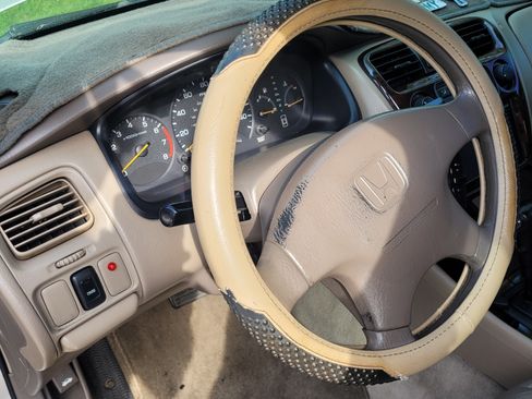 Used 1998 Honda Accord LX image 6
