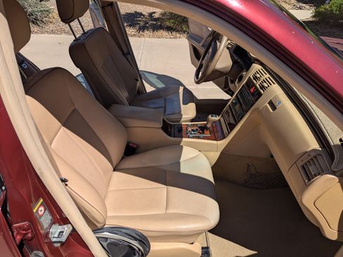 Used 2000 Mercedes-Benz E 320 Sedan image 16