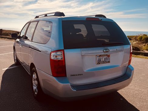 Used 2008 Kia Sedona LX image 4