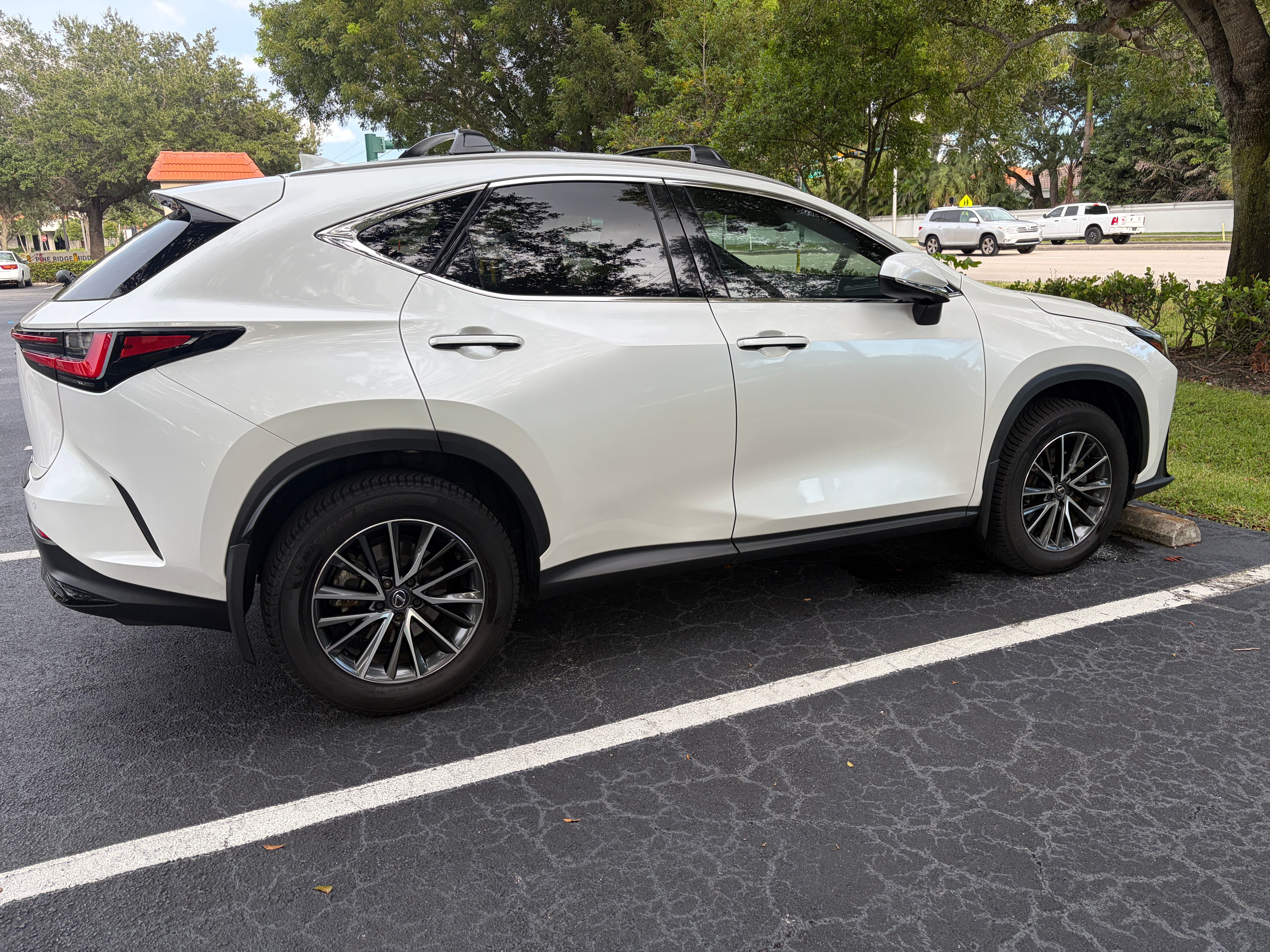 Used 2025 Lexus NX 350h AWD w/ Premium Package image 2