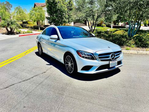 Used 2019 Mercedes-Benz C 300 Sedan image 2