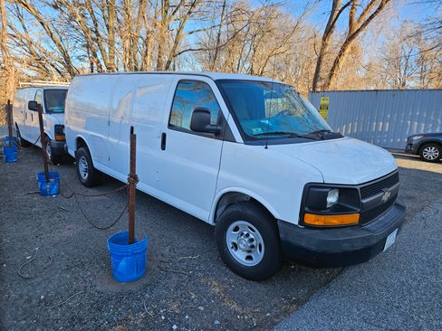 Used 2015 Chevrolet Express 3500 Extended image 4
