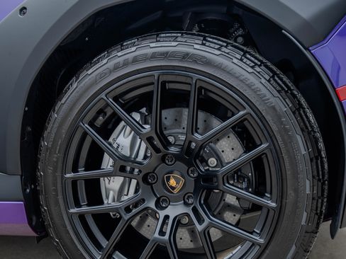 Used 2024 Lamborghini Huracan Sterrato image 16