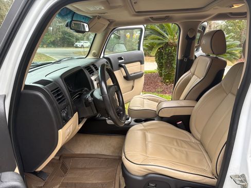 Used 2007 HUMMER H3 AWD/4WD image 4