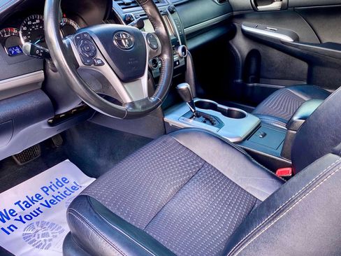 Used 2013 Toyota Camry SE image 18