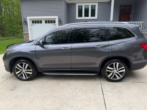 Used 2017 Honda Pilot Elite image 1