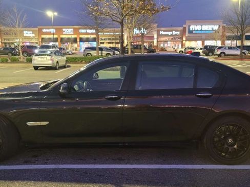 Used 2015 BMW 750Li xDrive image 4