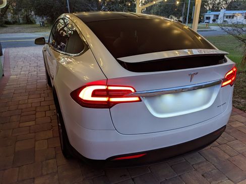 Used 2020 Tesla Model X Long Range image 12