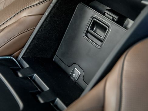 Used 2016 Mercedes-Benz Maybach S 600 image 25