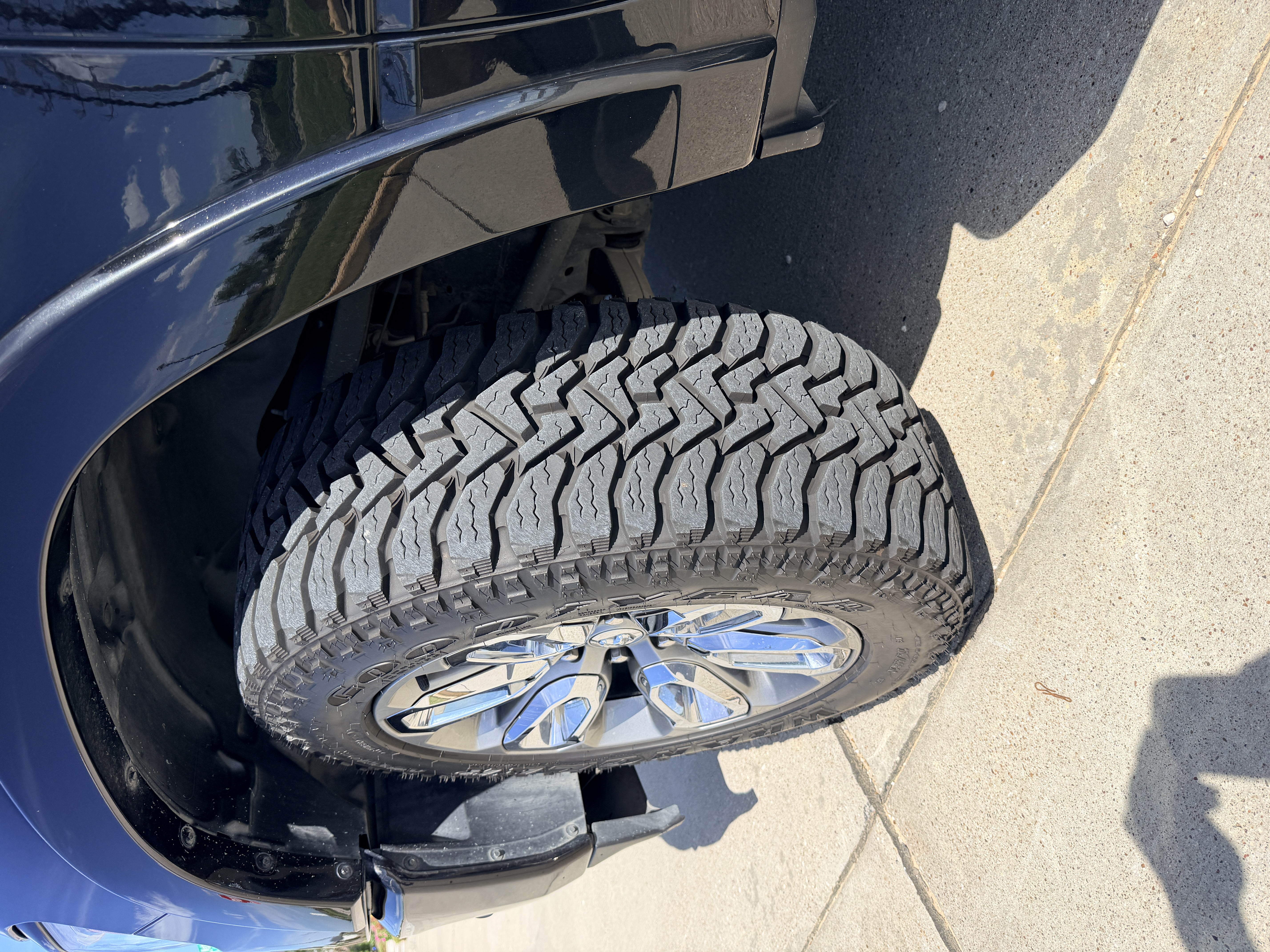 Used 2020 RAM 1500 Laramie w/ Sport Appearance Package AWD/4WD image 12
