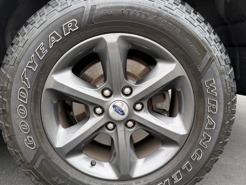 Used 2020 Ford Expedition Max XLT w/ Equipment Group 202A AWD/4WD image 12