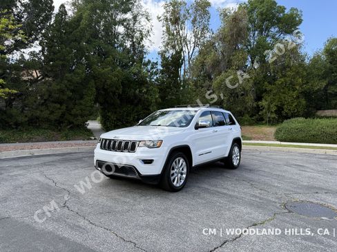 Used 2017 Jeep Grand Cherokee Limited image 4