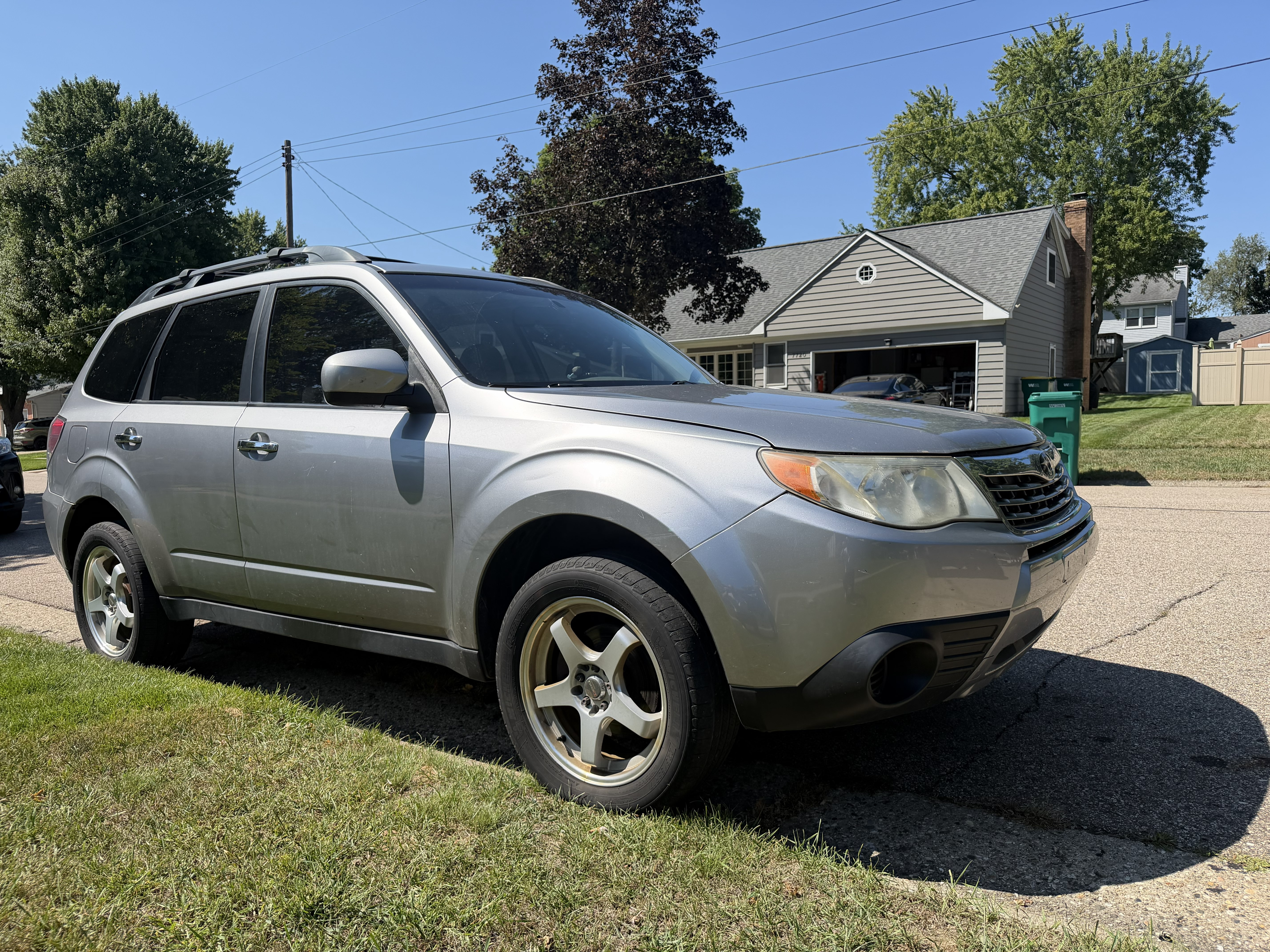 Used 2010 Subaru Forester 2.5X Premium AWD/4WD image 1
