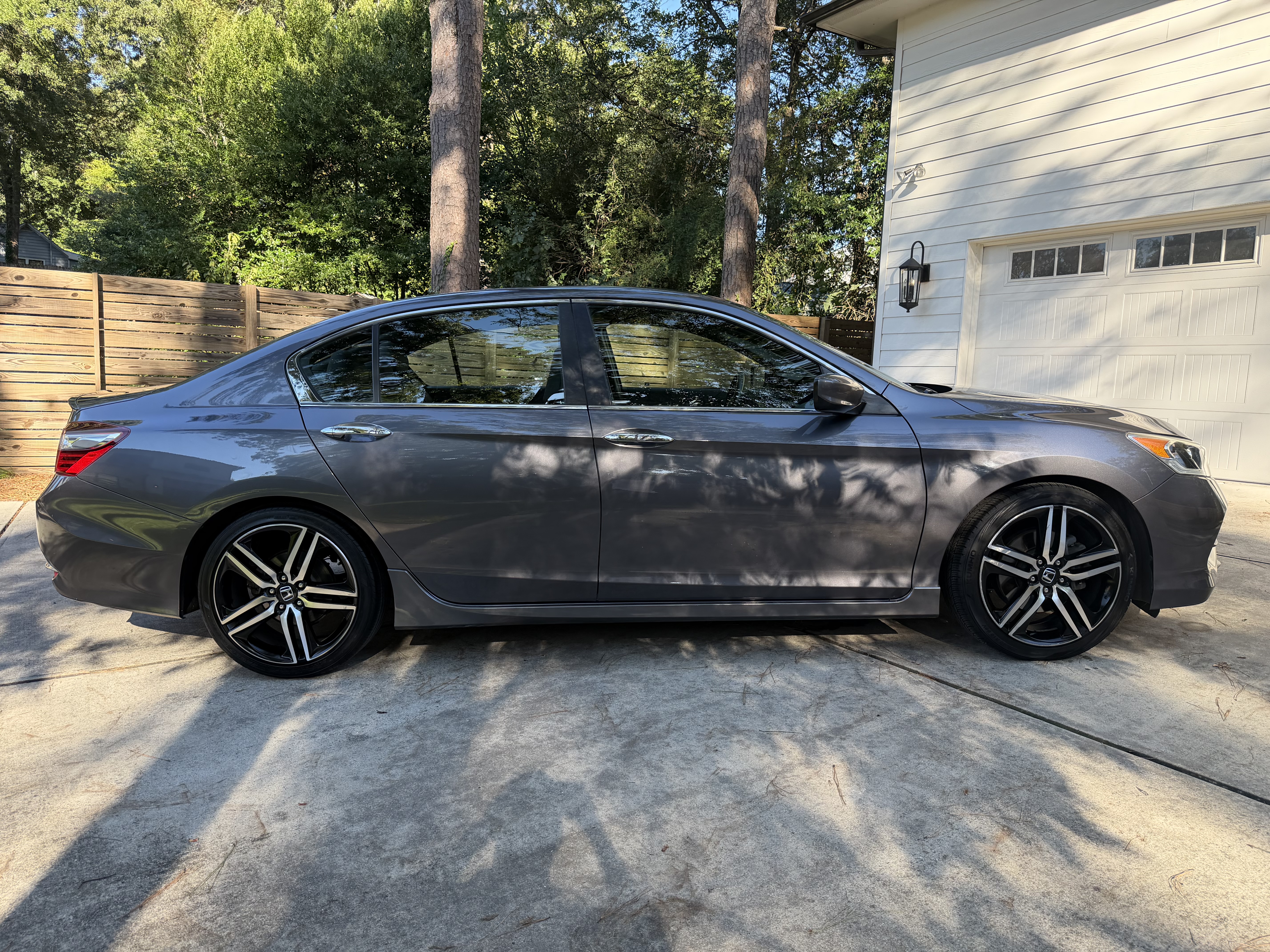 Used 2017 Honda Accord Sport Special Edition image 4