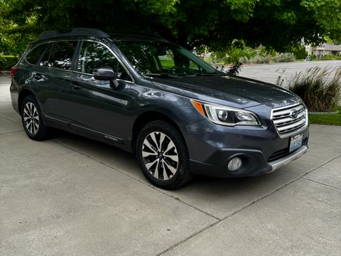 Used 2015 Subaru Outback 2.5i Limited AWD/4WD image 1
