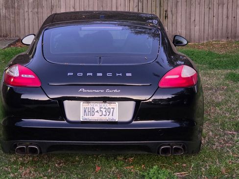 Used 2013 Porsche Panamera Turbo image 4